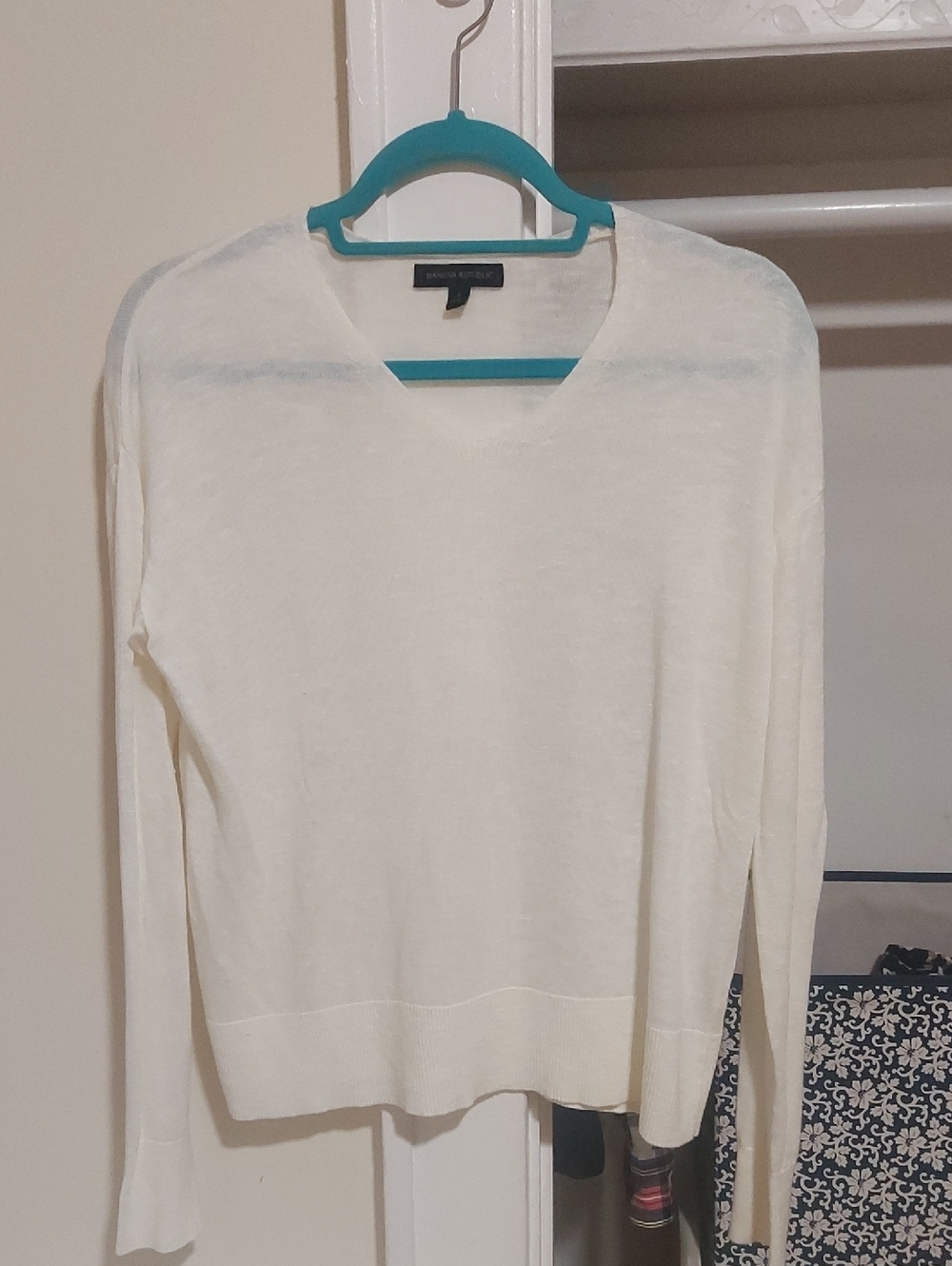 Banana Republic Cream Scoop Neck Lightweight Sweater